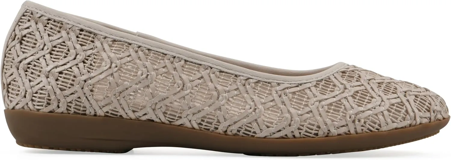 CLIFFS BY WHITE MOUNTAIN Women's Cariann Woven Ballet Flat