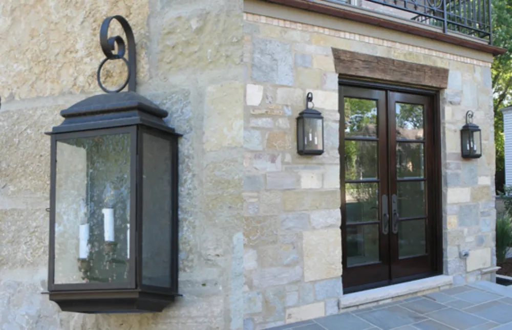 Hampton Lantern - Wall Mount