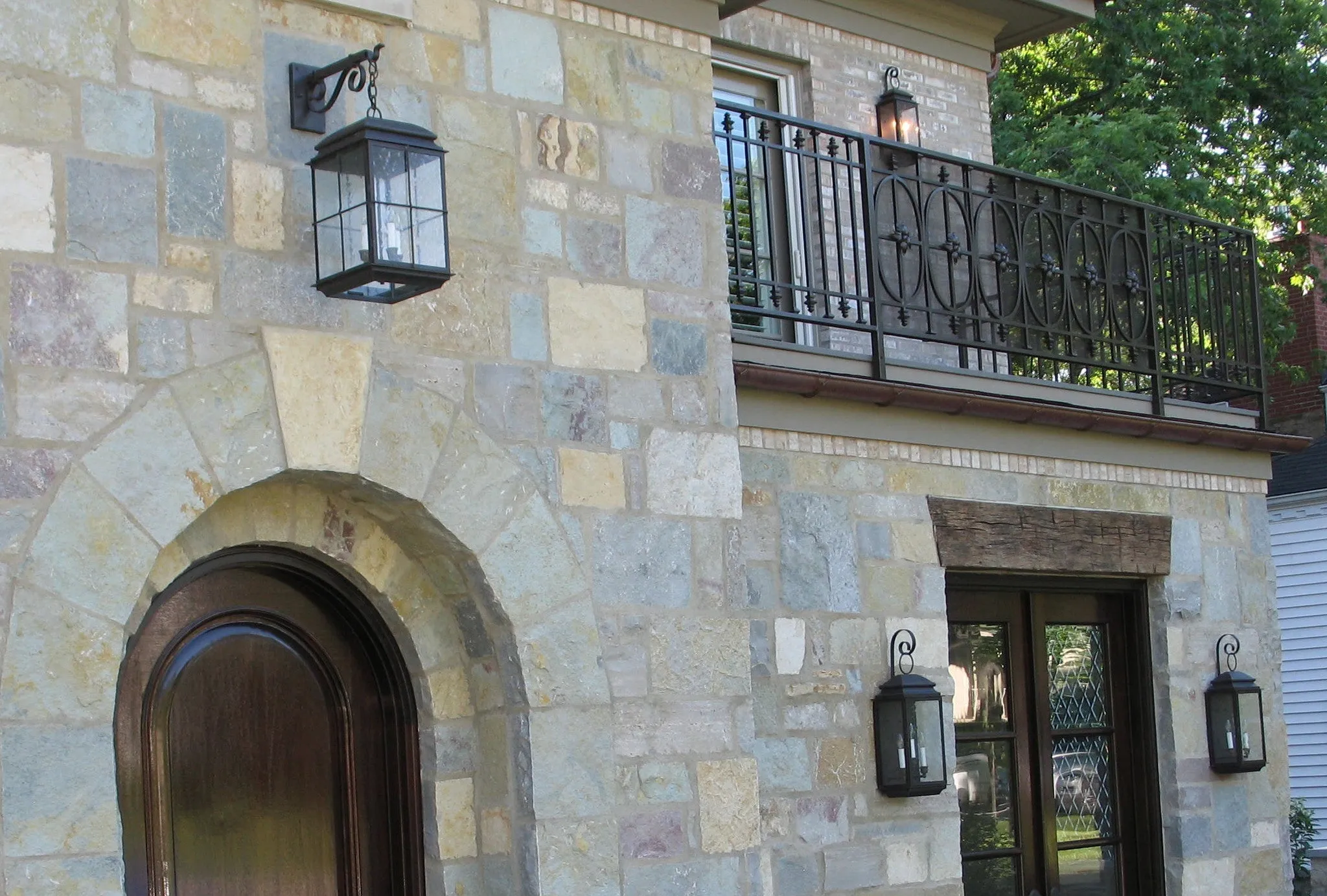 Hampton Lantern - Wall Mount