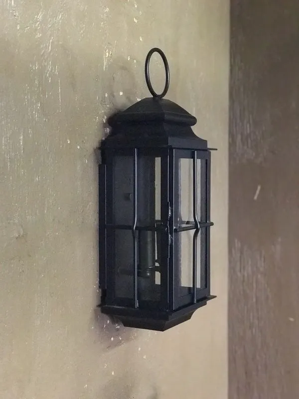 Hampton Lantern - Wall Mount