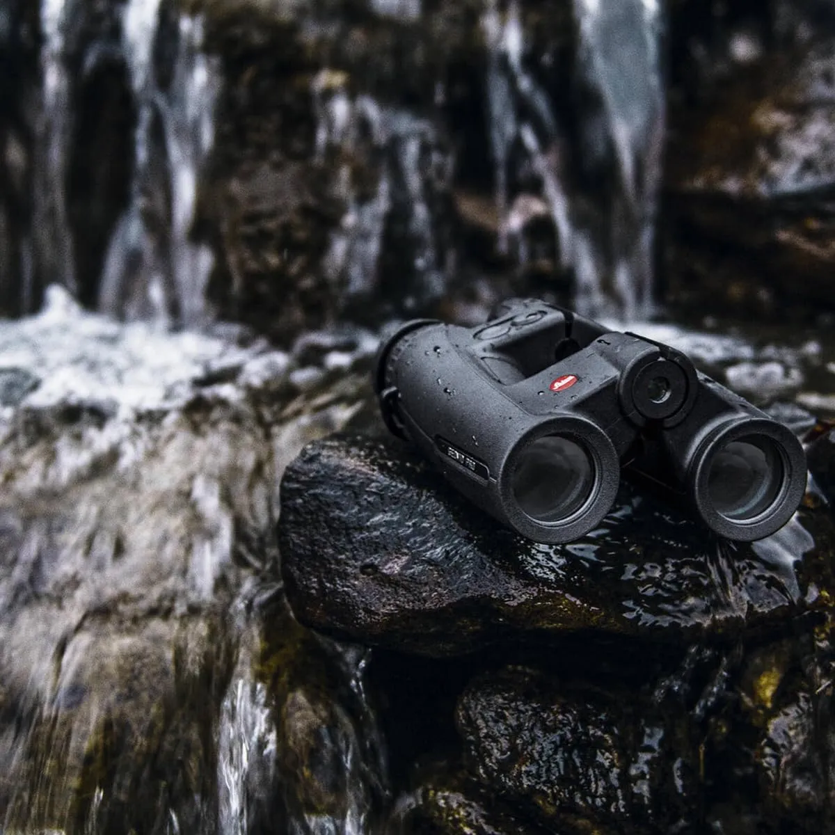 LEICA Geovid Pro Rugged Compact Ergonomic Lightweight Weather-Proof Hunting Rangefinder Binoculars with Built-in Compass, Black, 10 x 42